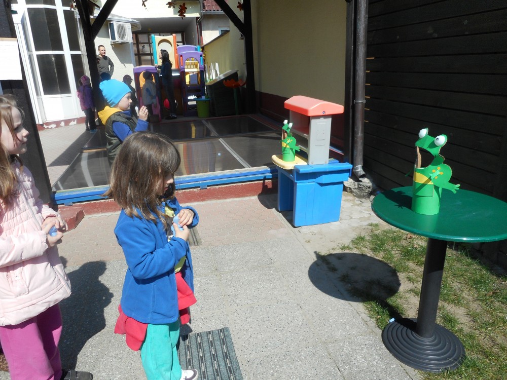 EKOLOŠKA IGRA - NAHRANI ŽABU 