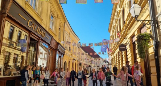 SUDJELOVANJE NA LIKOVNOM NATJEČAJU : VU VARAŽDINU NA PLACU