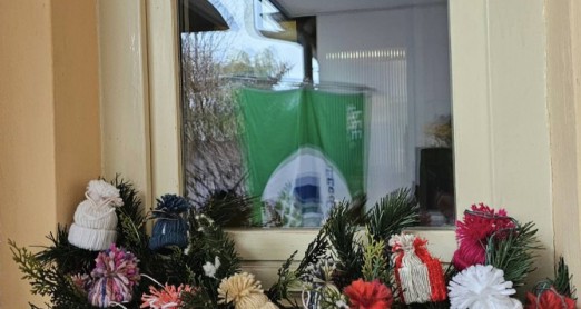 PJEVAJ, PLEŠI S NAMA OKO BORA