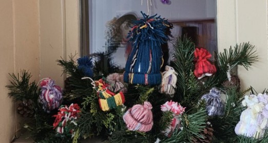 PJEVAJ, PLEŠI S NAMA OKO BORA