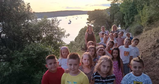 ORGANIZIRAN PROGRAM LJETOVANJA NA RABU