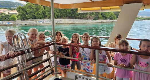 ORGANIZIRAN PROGRAM LJETOVANJA NA RABU