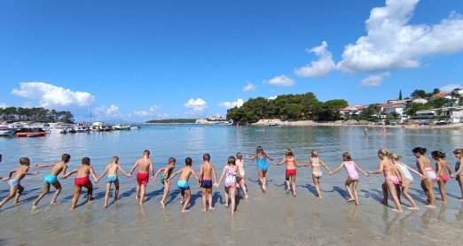 ORGANIZIRAN PROGRAM LJETOVANJA NA RABU